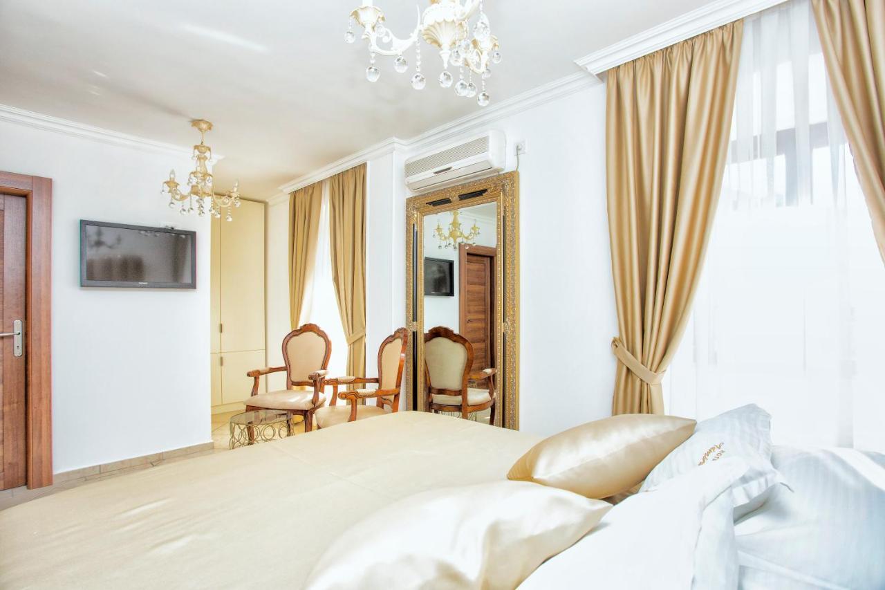 Hotel Admiral بيراتس المظهر الخارجي الصورة