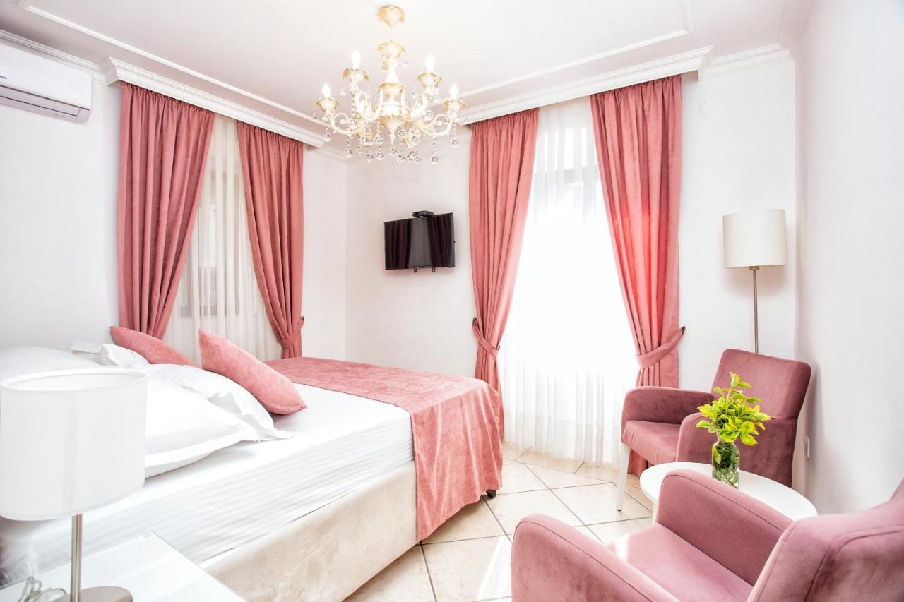 Hotel Admiral بيراتس المظهر الخارجي الصورة